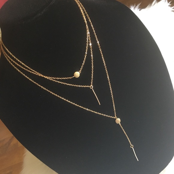 Super trendy multilayer Gold tone necklace - Picture 5 of 7